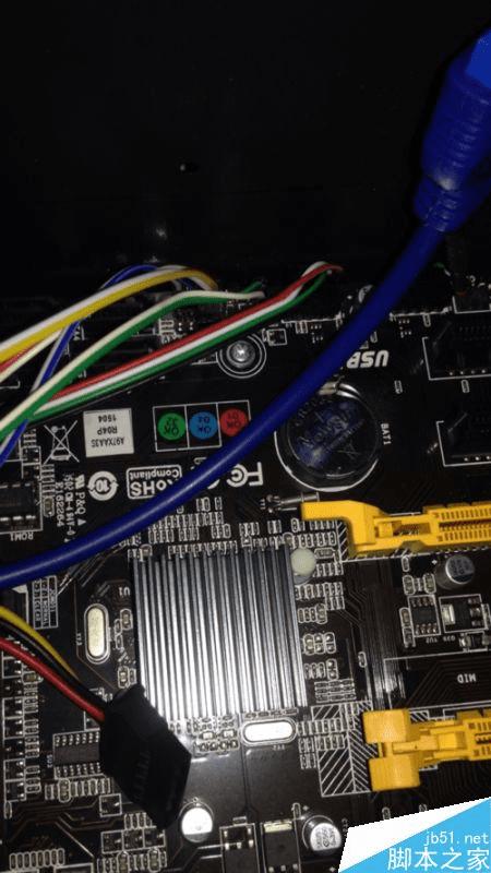 笔记本开机黑屏 风扇转_电脑开机风扇转不开机_笔记本开机风扇转黑屏