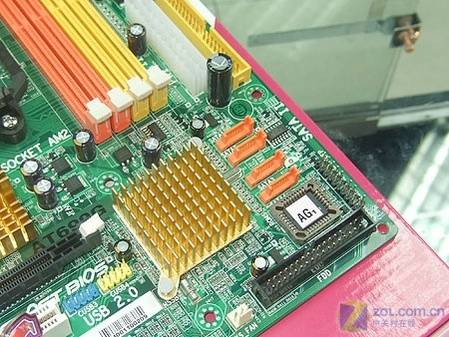 同价位最强做工 599元超磐手690G上市