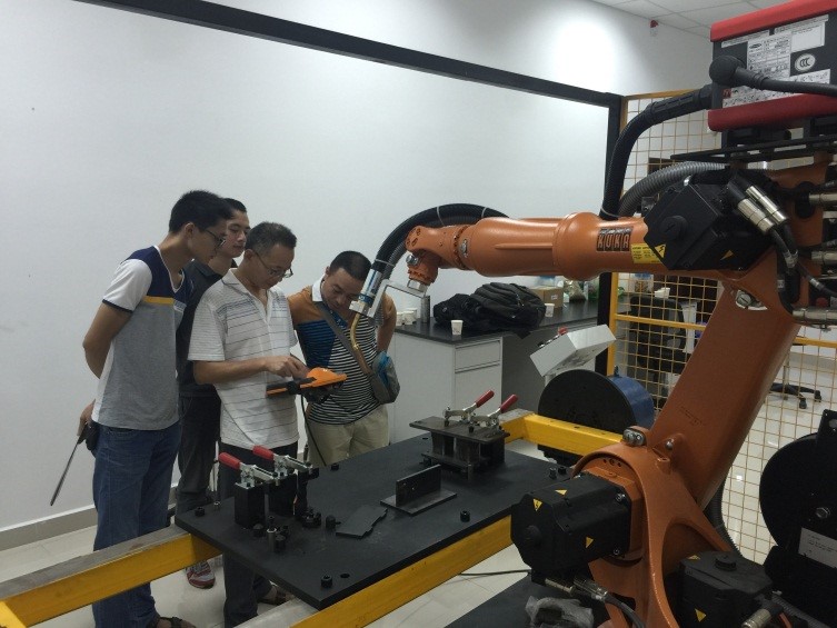 手机短片聊天软件_手机机器人聊天软件_手机聊天软件