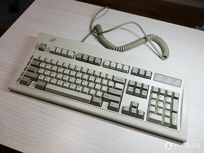 机械键盘轴_rk机械键盘青轴白轴什么区别_机械键盘红轴黑轴区别