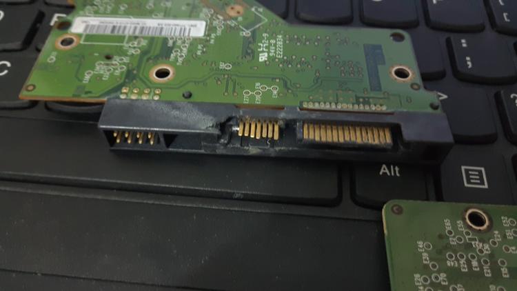 移动硬盘数据线接口_雷电接口硬盘_硬盘的接口