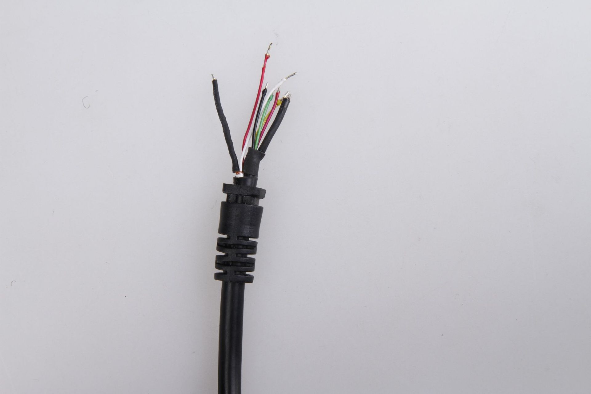 无线游戏鼠标_玩fps游戏用什么鼠标好_玩游戏无线鼠标好还是有线鼠标好