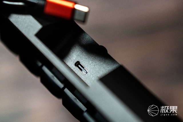 小红点机械键盘