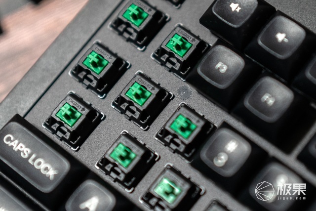 小红点机械键盘