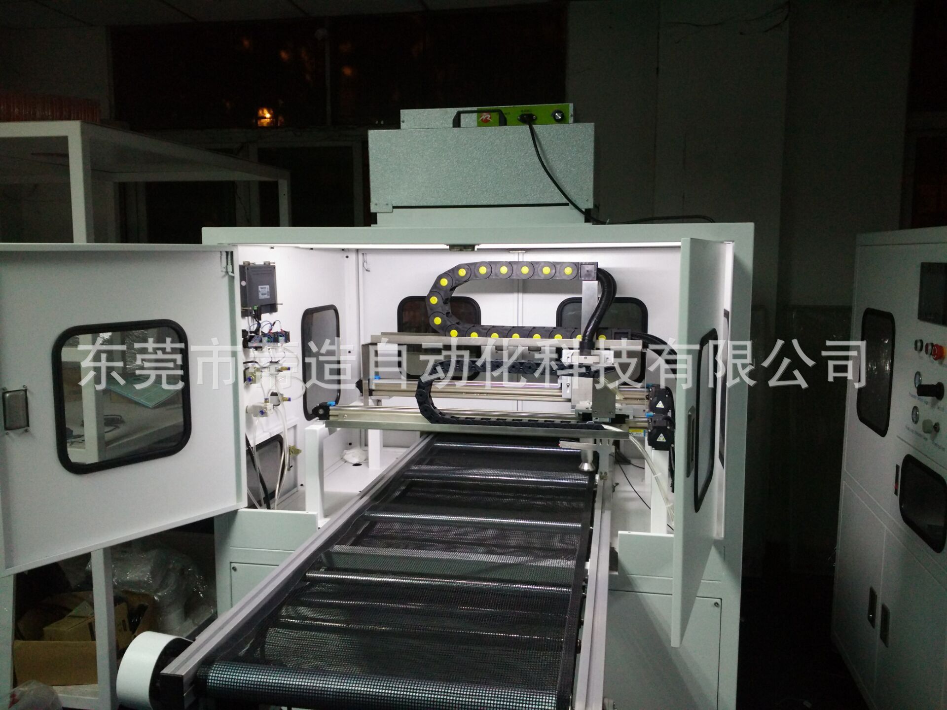 监控隔玻璃反光_显示器玻璃反光怎么办_苹果mc007显示器玻璃反光