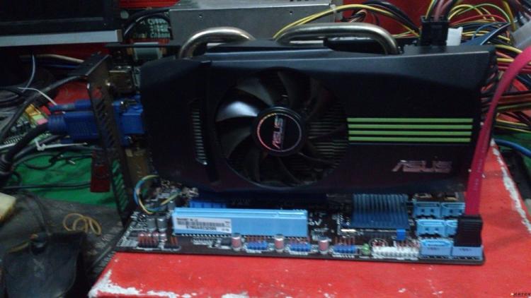 主板可以上任何显卡吗_p55主板可以显卡交火吗_主板 检测不到显卡