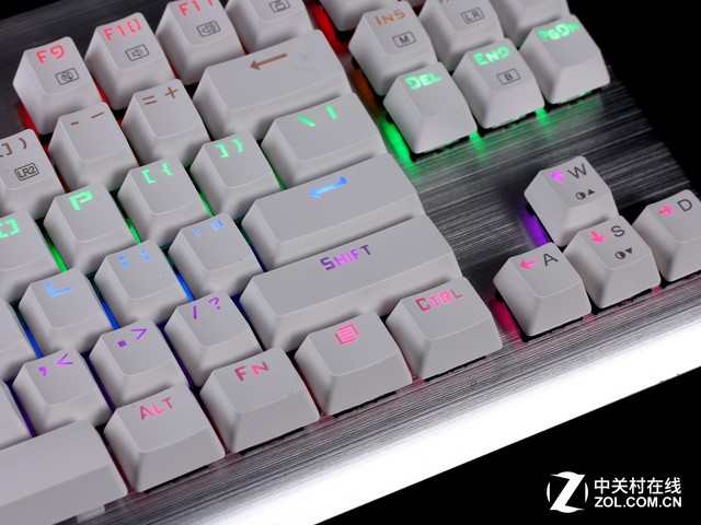 E元素 Z-77战隼彩虹背光机械键盘评测 