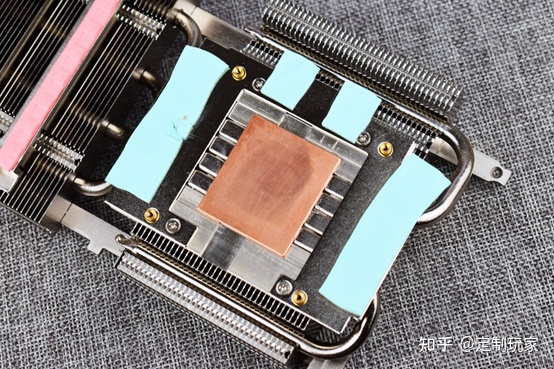 显卡背板加散热风扇