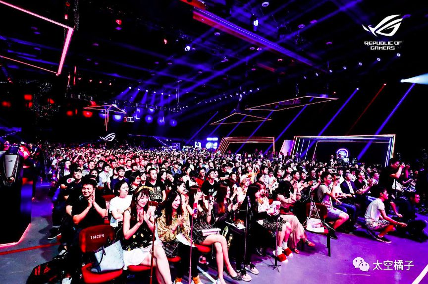 和PS4官方合作，华硕ROG这款真HDR游戏显示器厉害了！