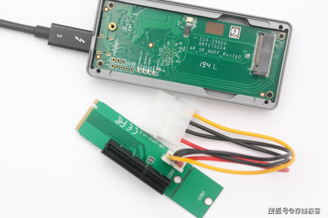 雷电3外接显卡坞