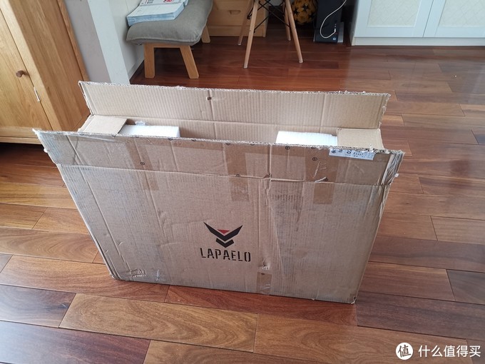 盒子不大， 侧面看看