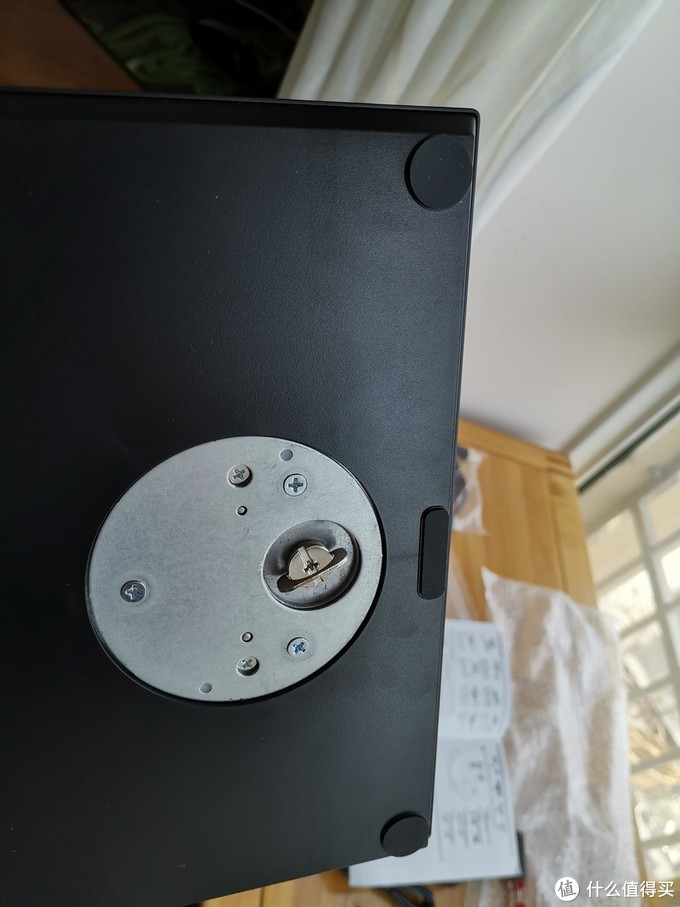 底座的底部螺丝