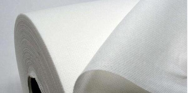 清洗键盘方法一：无尘纸+酒精