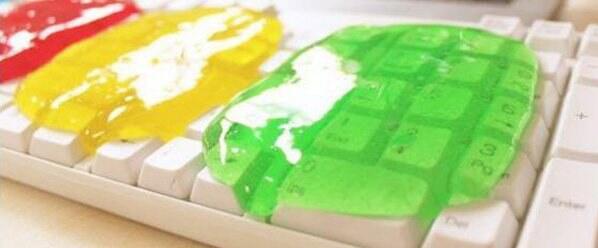 清洗键盘方法五：使用键盘清洁泥