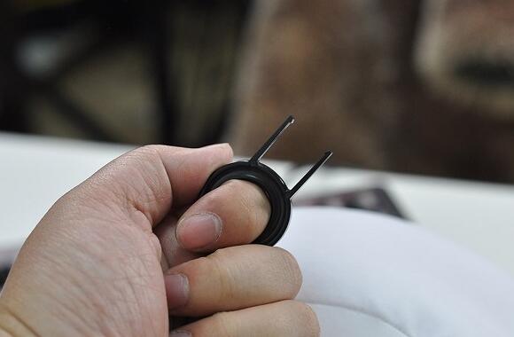 方法六：拔键器拆键帽全面清洗