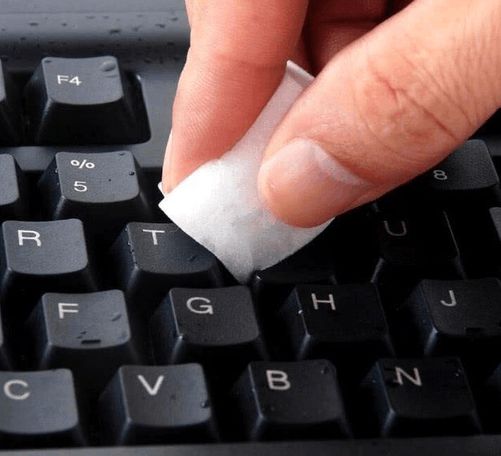 如何清洗笔记本键盘_笔记本键盘如何清洗_笔记本键盘膜怎么清洗