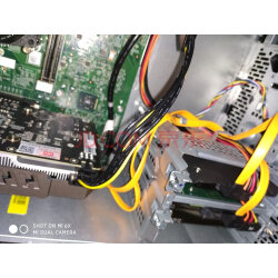 电脑开机屏幕闪烁_电脑屏幕闪烁_电脑屏幕下方闪烁