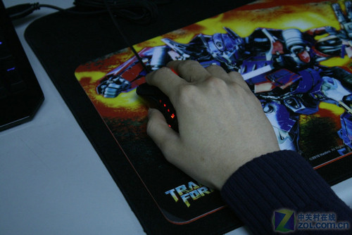 只为Wow! Razer那伽梵蛇熔岩之心首测 