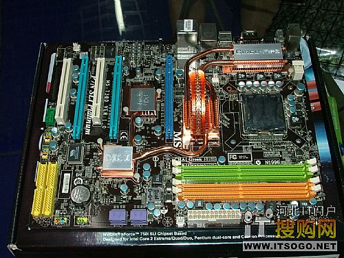 微星P7N主板现身卖场三个显卡插槽报价1699元