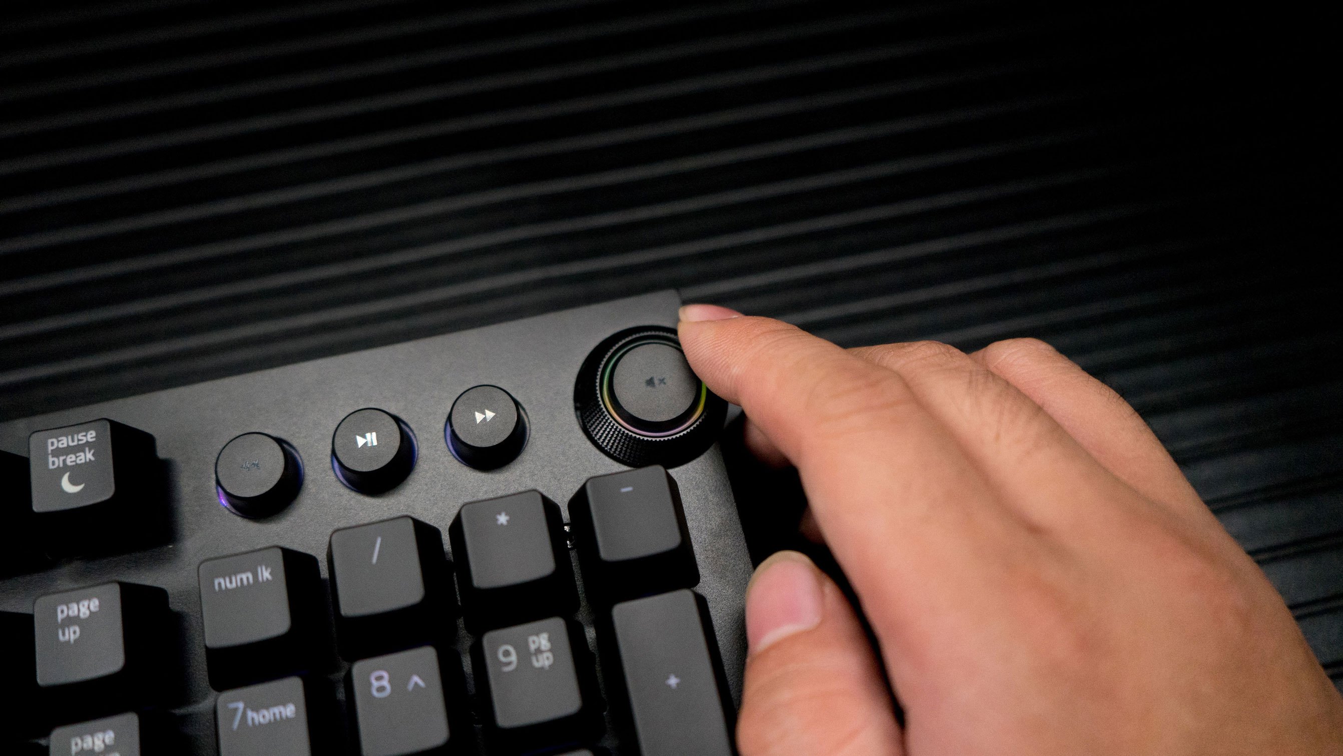 雷蛇黑寡妇键盘功能