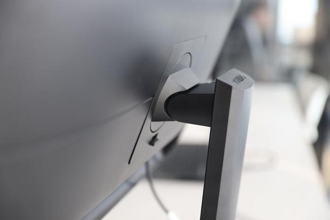 飞利浦27寸显示器开机