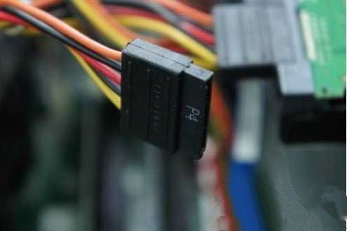 台式机固态硬盘安装图解