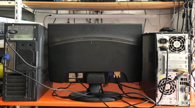 两台主机共用一台显示器是什么样的效果