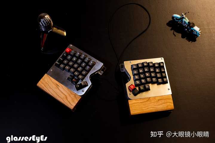 老键盘是不是机械键盘