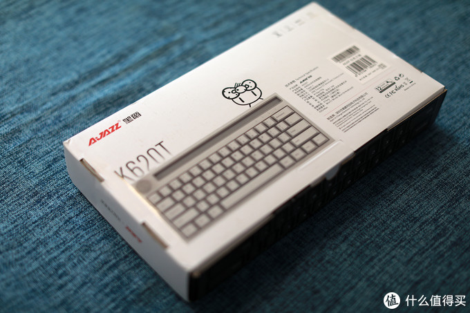 一把具有设计感的量产61键机械键盘——黑爵K620T