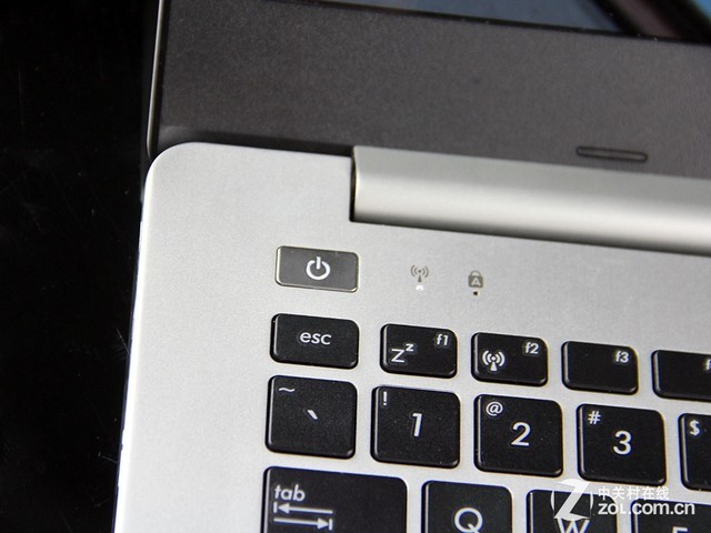 840M独显主流定位 华硕V451L笔记本评测 