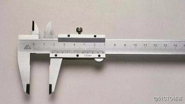 信修修 | 如何一眼辨别显示器好坏？电脑选机必看！
