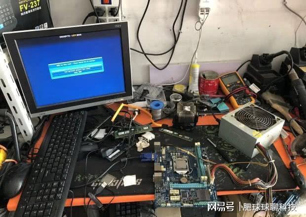 主机运行正常 突然黑屏_显卡正常运行可是黑屏_电脑主机运行正常显示器黑屏