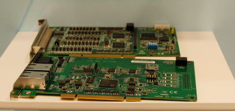 这家国产企业发布其首款国产CPU芯片，CPU国产化奖”、“第十一届（2016）中国半导体创新产品与技术”、“2017IC设计”成就奖三大奖项获奖；开显KX-6000系列处理器采用16nm工艺，主频高达3.0GHz，兼容x86指令集，支持双通道DDR4-3200内存，支持4K视频解码，性能更佳，一举夺冠”第20届中国国际工业博览会金奖”得到业界的高度认可。目前兆芯通用CPU具有出色的软硬件兼容性，生态和产业链越来越完善，可以满足办公应用在大多数国家的关键地区。</p><p><img src=