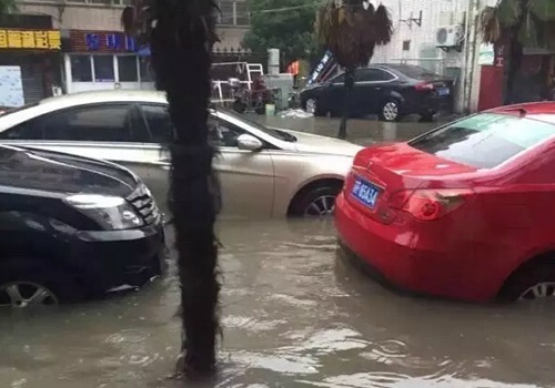 江苏多地降大暴雨太湖水位超警 强降雨持续