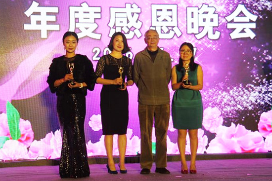 千千素爱酵素骗局?千千爱素的危害?陈龙吴贻弓跨界公益捐赠千千素爱献最正能量年会